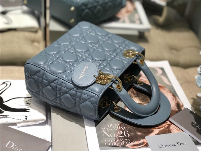 原單Dior戴妃包仿迪奧女士手提包小羊皮斜跨包新款4格徽章戴妃包霧霾藍￥1680.00的图片-高仿迪奧包包DIOR、高仿迪奧女包DIOR