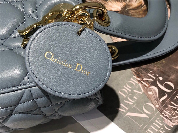 原單Dior戴妃包仿迪奧女士手提包小羊皮斜跨包新款4格徽章戴妃包霧霾藍￥1680.00的图片-高仿迪奧包包DIOR、高仿迪奧女包DIOR