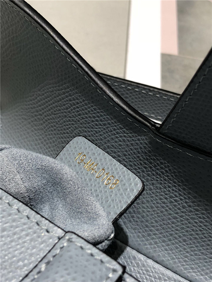 原單Dior馬鞍包仿迪奧女包2019新款手提小包Saddle Bag小號馬鞍包霧霾藍￥1480.00的图片-高仿迪奧包包DIOR、高仿迪奧女包DIOR