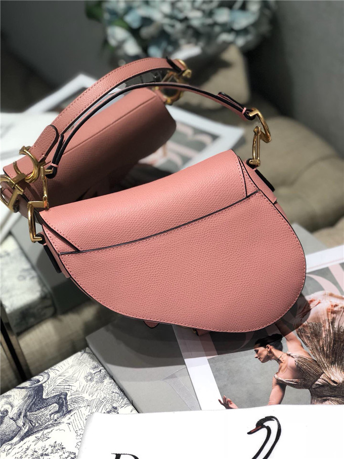 原單Dior馬鞍包仿迪奧女包2019新款糖果粉Saddle Bag小號馬鞍包¥1480.00的图片-高仿迪奧包包DIOR、高仿迪奧女包DIOR 原單Dior馬鞍包仿迪奧女包2019新款糖果粉Saddle Bag小號馬鞍包¥1480.00的图片-高仿迪奧包包DIOR、高仿迪奧女包DIOR