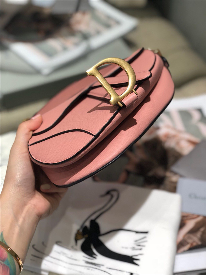 原單Dior馬鞍包仿迪奧女包2019新款糖果粉Saddle Bag小號馬鞍包¥1480.00的图片-高仿迪奧包包DIOR、高仿迪奧女包DIOR 原單Dior馬鞍包仿迪奧女包2019新款糖果粉Saddle Bag小號馬鞍包¥1480.00的图片-高仿迪奧包包DIOR、高仿迪奧女包DIOR
