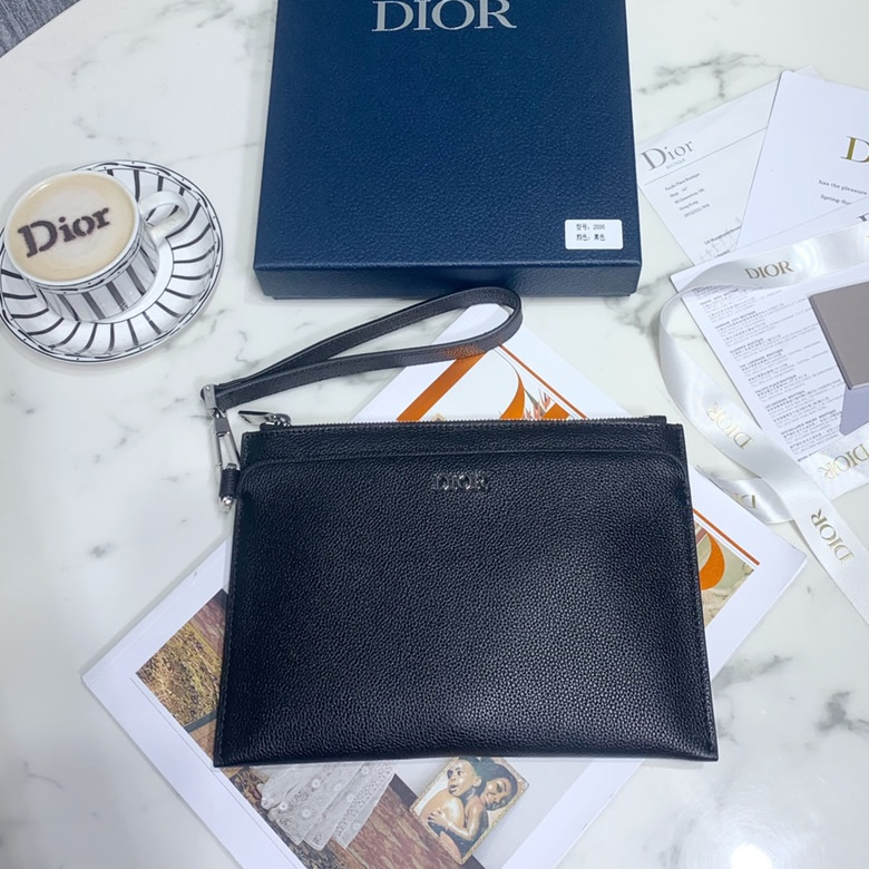 高仿Dior手包正面滑袋飾有黃銅“Dior”徽標￥880.00的图片-高仿迪奧包包DIOR、高仿迪奧男包DIOR