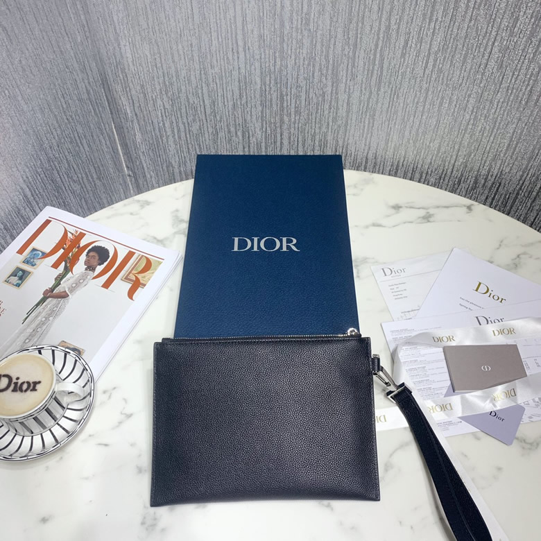 高仿Dior手包正面滑袋飾有黃銅“Dior”徽標￥880.00的图片-高仿迪奧包包DIOR、高仿迪奧男包DIOR