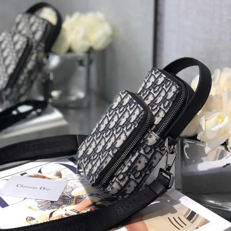 原單Dior迪奧Oblique繫列老花斜跨手機包 2OBCA326YSE_H05E￥1280.00的图片-高仿迪奧包包DIOR、高仿迪奧男包DIOR