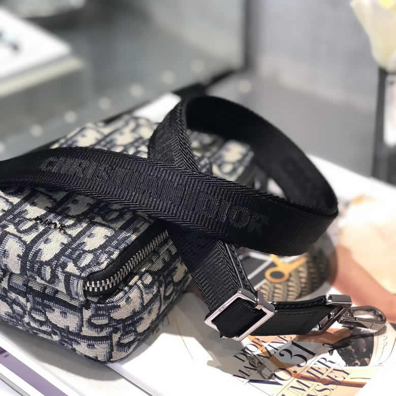 原單Dior迪奧Oblique繫列老花斜跨手機包 2OBCA326YSE_H05E￥1280.00的图片-高仿迪奧包包DIOR、高仿迪奧男包DIOR