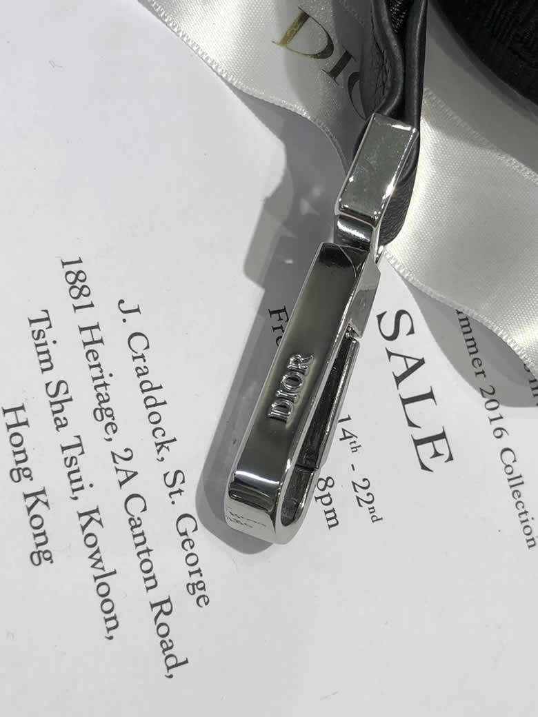 原單Dior迪奧情侶包Roller圓桶斜跨信使包1ROPO061YKY_H26E￥1480.00的图片-高仿迪奧包包DIOR、高仿迪奧男包DIOR