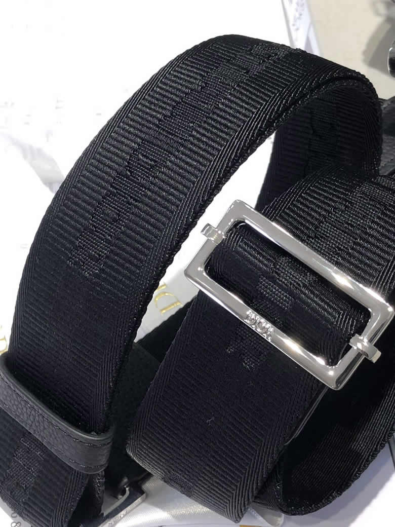 原單Dior迪奧情侶包Roller圓桶斜跨信使包1ROPO061YKY_H26E￥1480.00的图片-高仿迪奧包包DIOR、高仿迪奧男包DIOR