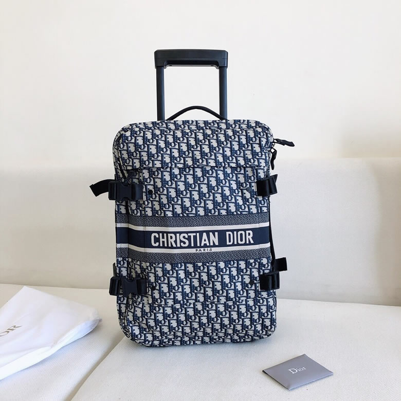 Dior/迪奧迷妳DIORTRAVEL拉桿箱M6100STZQ_M928￥2380.00的图片-高仿迪奧包包DIOR、高仿迪奧男包DIOR