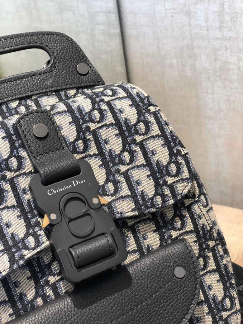 原單Dior迪奧 Oblique海軍藍提花迷妳馬鞍包雙肩背包 1ADBA086￥1480.00的图片-高仿迪奧包包DIOR、高仿迪奧男包DIOR