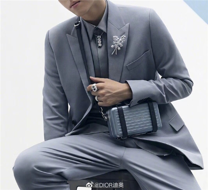 原單Dior迪奧 藍色鋁鎂合金小箱子迷妳行李箱斜挎包￥1680.00的图片-高仿迪奧包包DIOR、高仿迪奧男包DIOR