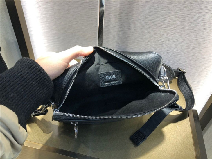 原單Dior迪奧海軍藍提花DIOR OBLIQUE迷妳馬鞍包￥1680.00的图片-高仿迪奧包包DIOR、高仿迪奧男包DIOR