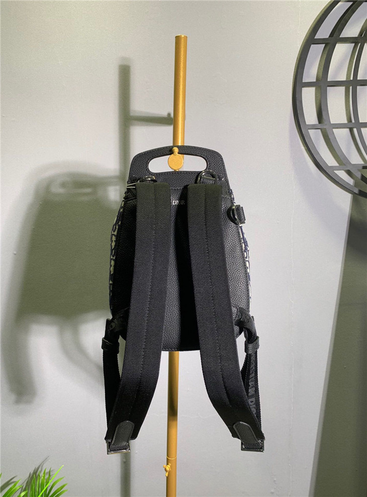 原單Dior迪奧海軍藍提花DIOR OBLIQUE迷妳馬鞍包￥1680.00的图片-高仿迪奧包包DIOR、高仿迪奧男包DIOR