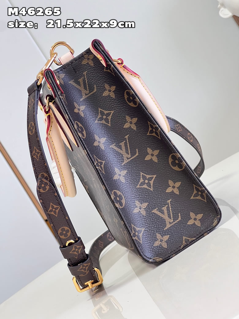 Louis Vuitton/路易威登 女士棕色帆佈老花/粉色小牛皮手柄飾邊可拆卸可調節肩帶斜挎扁平包M46265￥1480.00的图片-高仿LV包包、高仿lv女包