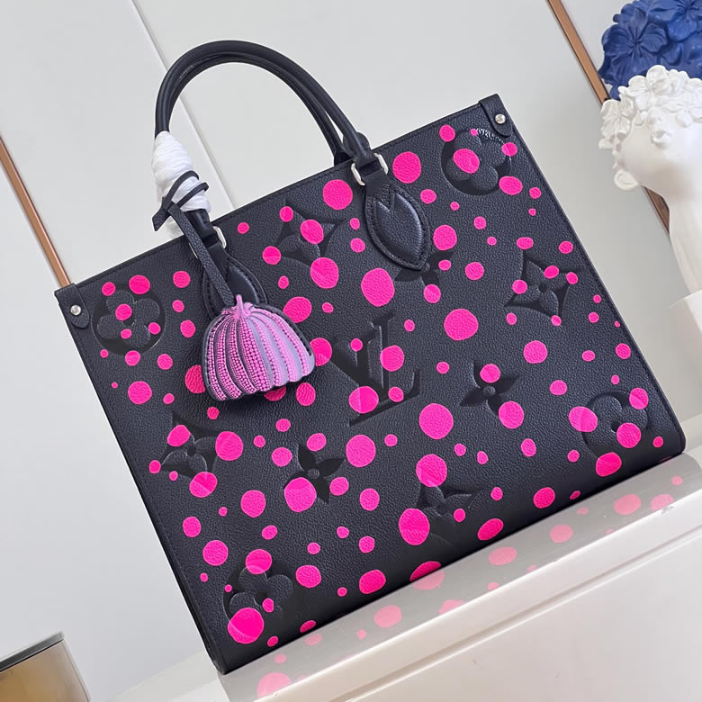 頂級原單lv女包路易威登再度攜手草間彌生 M46418玫紅圓點￥1480.00的图片-高仿LV包包、高仿lv女包