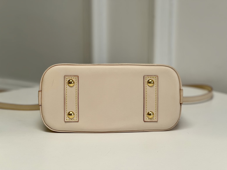 LV易威登23新款女士達米爾天藍色帆佈配皮單肩包N40472¥1480.00的图片-高仿LV包包、高仿lv女包 LV易威登23新款女士達米爾天藍色帆佈配皮單肩包N40472¥1480.00的图片-高仿LV包包、高仿lv女包