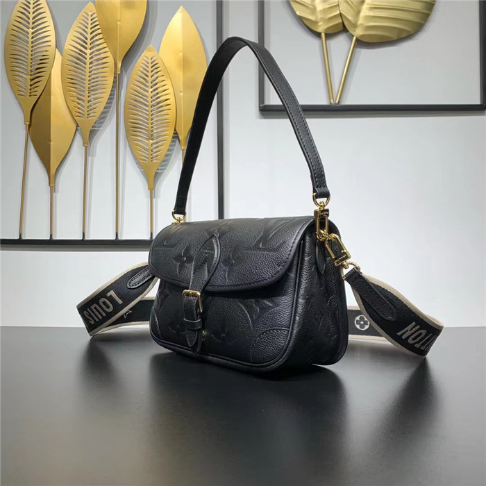 原單lv Diane手袋取材經典 Monogram Empreinte 壓紋皮革¥1280.00的图片-高仿LV包包、高仿lv女包 原單lv Diane手袋取材經典 Monogram Empreinte 壓紋皮革¥1280.00的图片-高仿LV包包、高仿lv女包