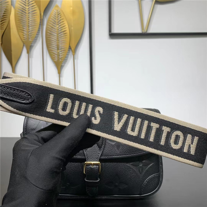 原單lv Diane手袋取材經典 Monogram Empreinte 壓紋皮革¥1280.00的图片-高仿LV包包、高仿lv女包 原單lv Diane手袋取材經典 Monogram Empreinte 壓紋皮革¥1280.00的图片-高仿LV包包、高仿lv女包