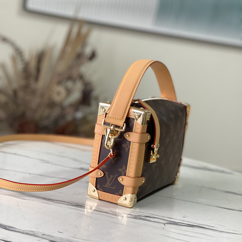 頂級原單lv谷愛淩秀場同款2023早春繫列Cruise繫列M46358老花黃皮￥1280.00的图片-高仿LV包包、高仿lv女包