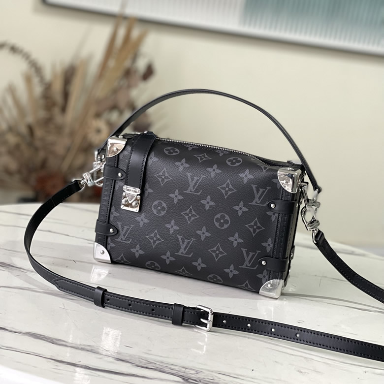 路易威登女士黑色帆佈老花肩帶飾邊金色五金可拆卸可調節肩帶單肩斜挎行李箱包M46358 軟盒子￥1280.00