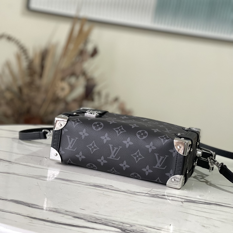 路易威登女士黑色帆佈老花肩帶飾邊金色五金可拆卸可調節肩帶單肩斜挎行李箱包M46358 軟盒子￥1280.00的图片-高仿LV包包、高仿lv女包