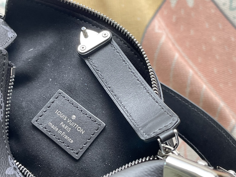 路易威登女士黑色帆佈老花肩帶飾邊金色五金可拆卸可調節肩帶單肩斜挎行李箱包M46358 軟盒子￥1280.00的图片-高仿LV包包、高仿lv女包