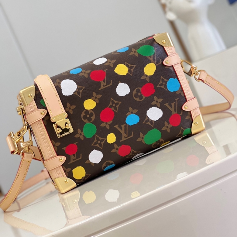 路易威登23新款ONTHEGO 女士棕色帆佈老花金色五金粉色肩帶飾有小號托特包M46373¥1280.00的图片-高仿LV包包、高仿lv女包 路易威登23新款ONTHEGO 女士棕色帆佈老花金色五金粉色肩帶飾有小號托特包M46373¥1280.00的图片-高仿LV包包、高仿lv女包