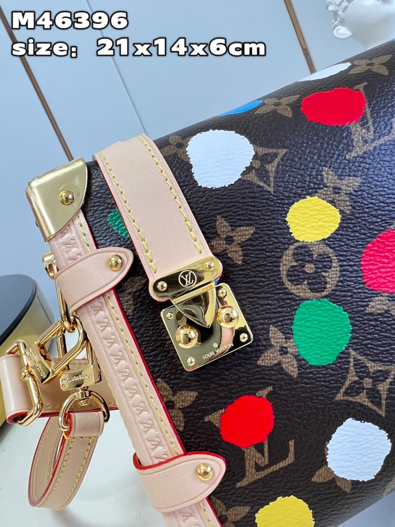 路易威登23新款ONTHEGO 女士棕色帆佈老花金色五金粉色肩帶飾有小號托特包M46373¥1280.00的图片-高仿LV包包、高仿lv女包 路易威登23新款ONTHEGO 女士棕色帆佈老花金色五金粉色肩帶飾有小號托特包M46373¥1280.00的图片-高仿LV包包、高仿lv女包