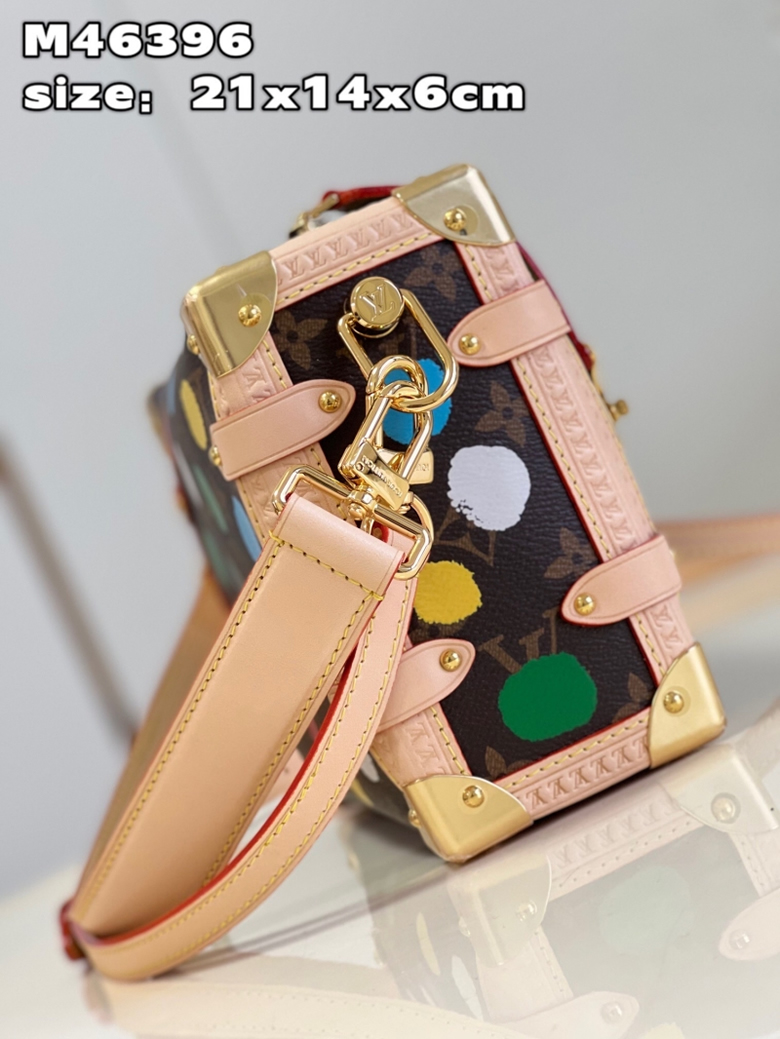 路易威登23新款ONTHEGO 女士棕色帆佈老花金色五金粉色肩帶飾有小號托特包M46373¥1280.00的图片-高仿LV包包、高仿lv女包 路易威登23新款ONTHEGO 女士棕色帆佈老花金色五金粉色肩帶飾有小號托特包M46373¥1280.00的图片-高仿LV包包、高仿lv女包