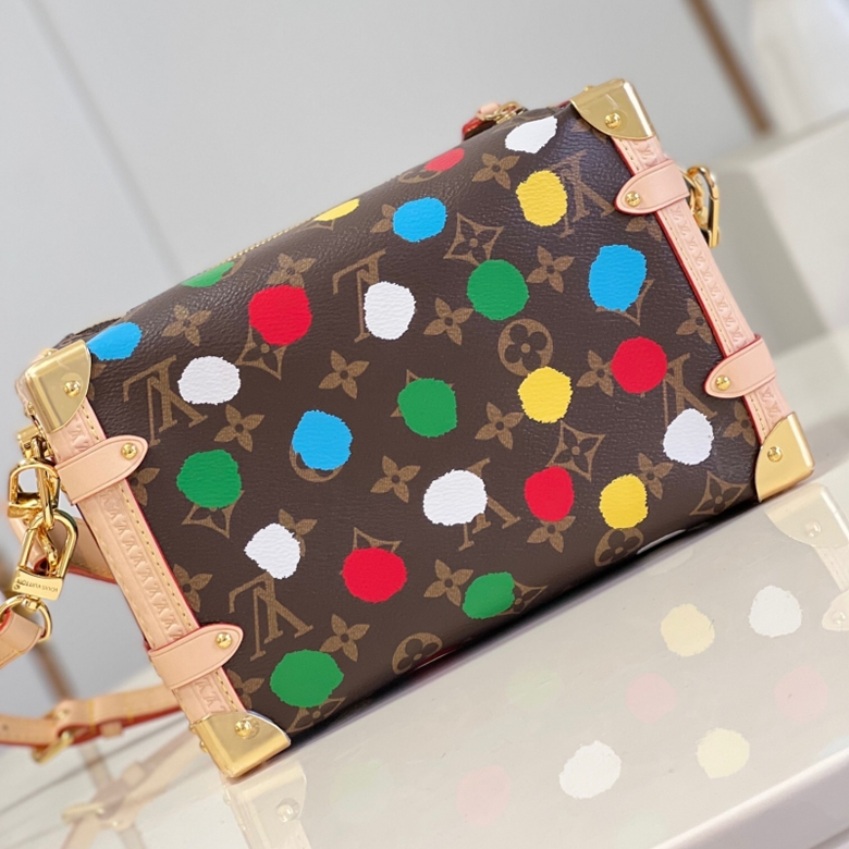 路易威登23新款ONTHEGO 女士棕色帆佈老花金色五金粉色肩帶飾有小號托特包M46373¥1280.00的图片-高仿LV包包、高仿lv女包 路易威登23新款ONTHEGO 女士棕色帆佈老花金色五金粉色肩帶飾有小號托特包M46373¥1280.00的图片-高仿LV包包、高仿lv女包