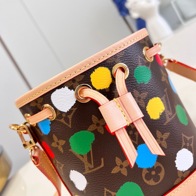 原單lv手袋lv女包LV草間彌生繫列mini水桶包M81863￥1280.00的图片-高仿LV包包、高仿lv女包