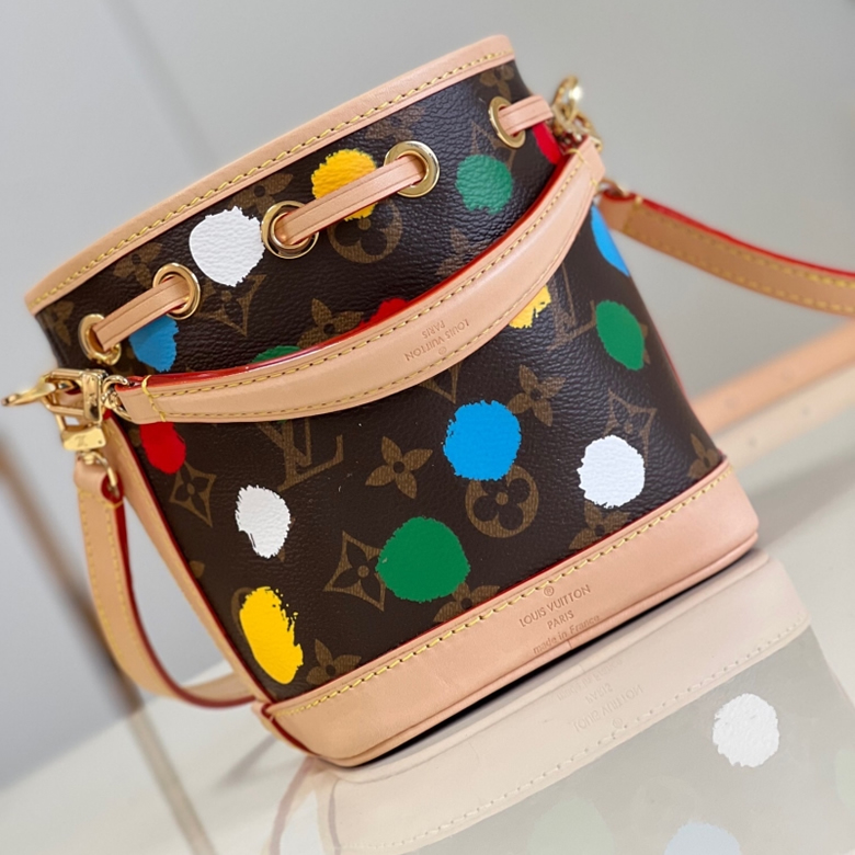 原單lv手袋lv女包LV草間彌生繫列mini水桶包M81863￥1280.00的图片-高仿LV包包、高仿lv女包