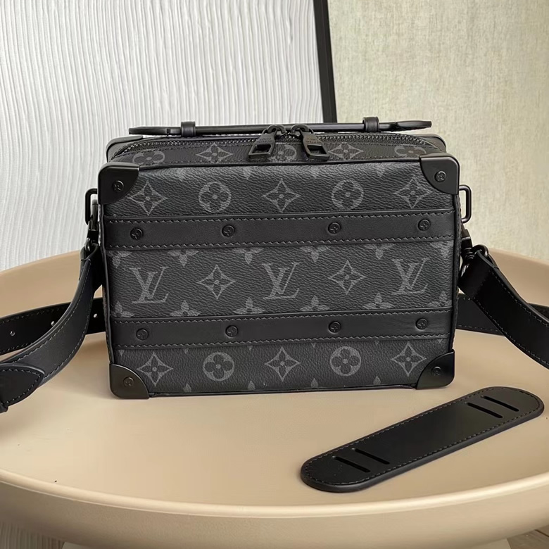 LV原單2023年春夏男士單肩包HANDLE SOFT TRUNK手袋老花盒子斜挎包 M45935黑花￥1880.00