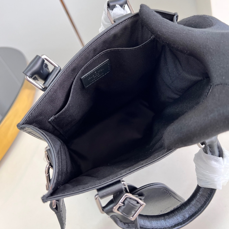 原單LV SAC PLAT LV男士迷妳手袋 M46453手提斜挎包￥1980.00的图片-高仿LV包包、高仿lv男包