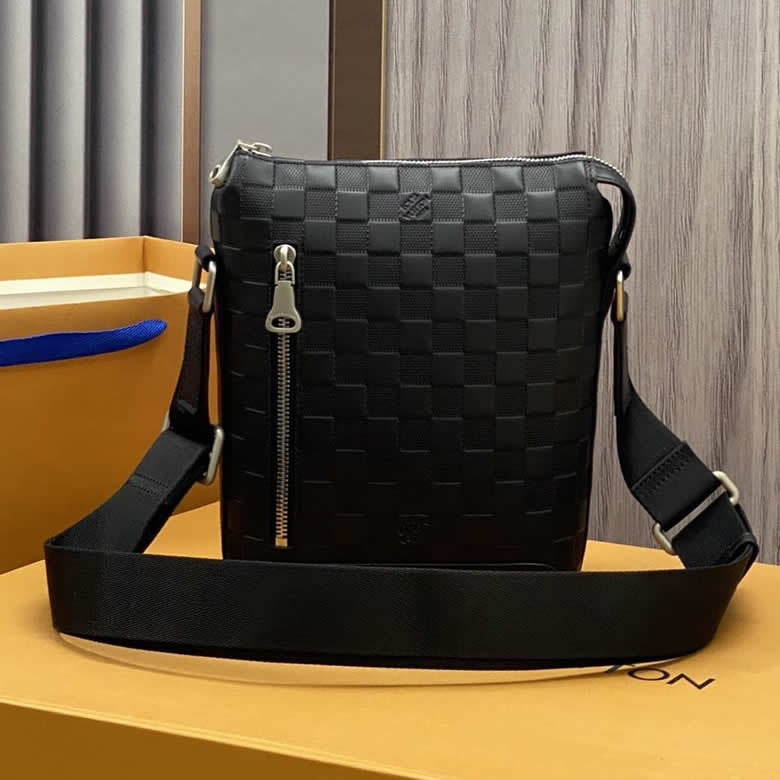 LV路易威登DISCOVERY BB郵差包N42418￥1680.00