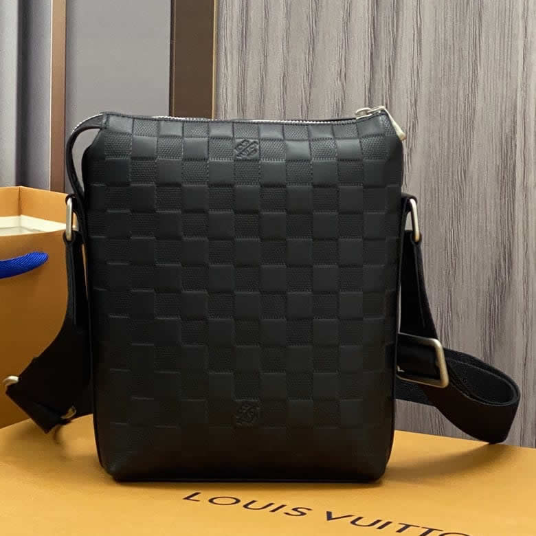 LV路易威登DISCOVERY BB郵差包N42418￥1680.00的图片-高仿LV包包、高仿lv男包