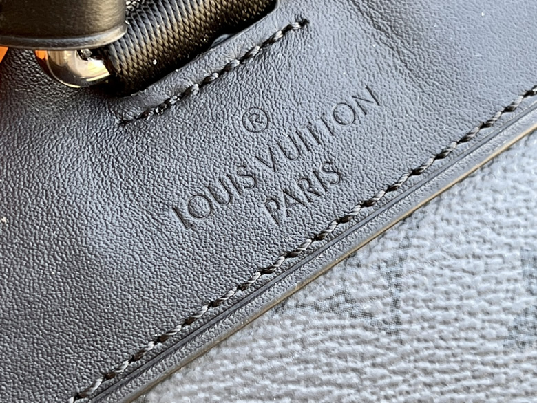 LV背包帆佈和皮革飾邊小號雙肩包M46331￥1980.00的图片-高仿LV包包、高仿lv男包