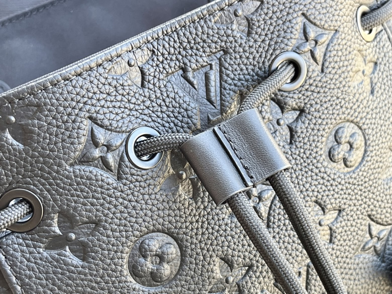 高仿lv雙肩包濃縮經典設計尺寸M20899￥1980.00的图片-高仿LV包包、高仿lv男包