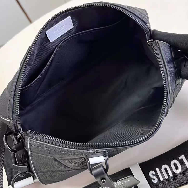 路易威登City Keepall手袋來自卡塔爾“2022FIFA世界杯膠囊繫列Taurillon小牛皮革M21543￥1680.00的图片-高仿LV包包、高仿lv男包