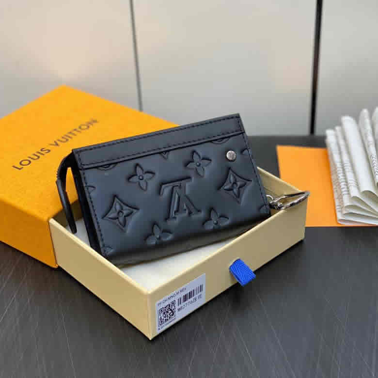 原單lv鑰匙包錢包繫列秋冬新款VOYAGE鑰匙包 M82776黑色全皮￥880.00的图片-高仿LV包包、高仿lv錢包