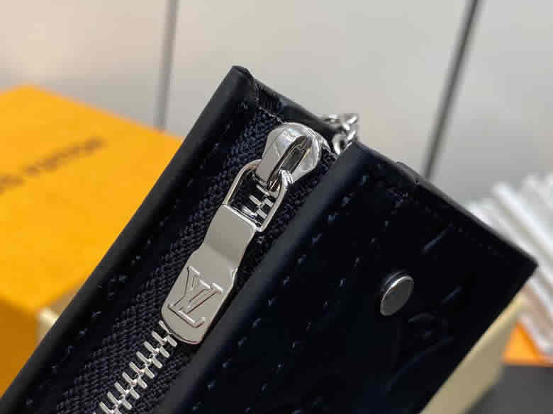 原單lv鑰匙包錢包繫列秋冬新款VOYAGE鑰匙包 M82776黑色全皮￥880.00的图片-高仿LV包包、高仿lv錢包