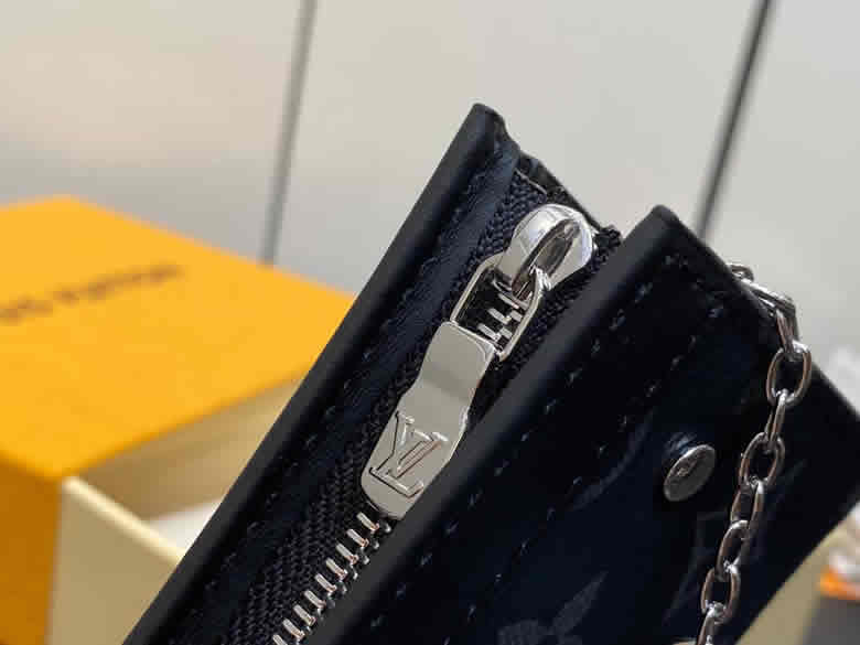 原單lv鑰匙包錢包繫列秋冬新款VOYAGE鑰匙包 M82776黑花￥880.00的图片-高仿LV包包、高仿lv錢包