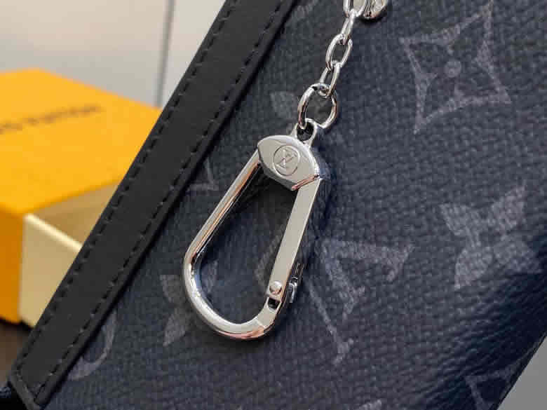 原單lv鑰匙包錢包繫列秋冬新款VOYAGE鑰匙包 M82776黑花￥880.00的图片-高仿LV包包、高仿lv錢包