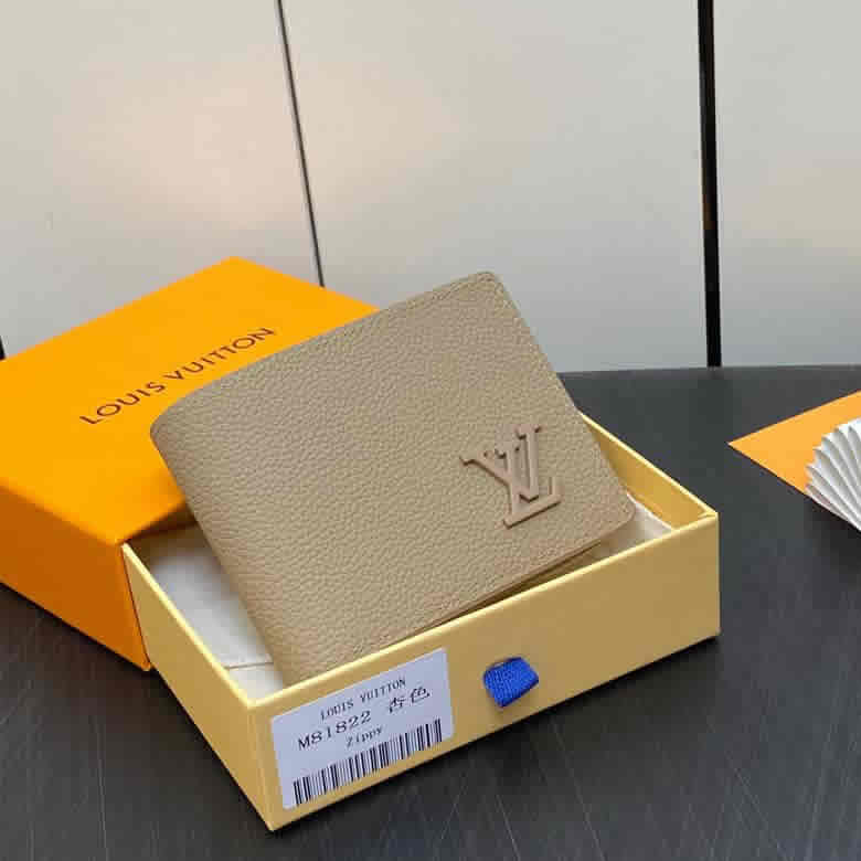 高仿lv全皮西裝夾錢包繫列 MULTIPLE Aer錢夾LV Aerogram Multiple錢夾 m81822杏色￥680.00的图片-高仿LV包包、高仿lv錢包