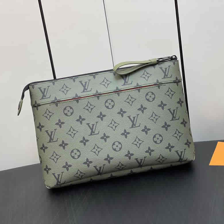 原單lv手包手拿包繫列 Pochette Voyage Souple手拿包Keepall Bandoulière25手包 M82008綠花￥980.00的图片-高仿LV包包、高仿lv錢包