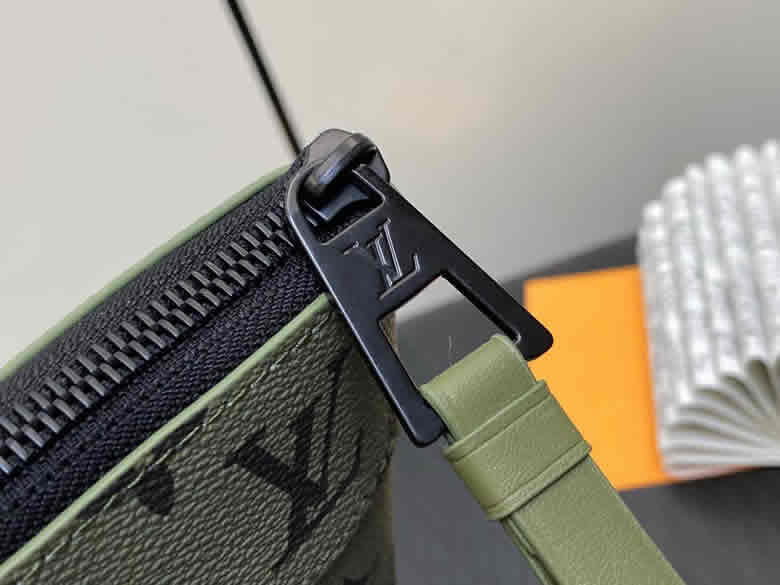 原單lv手包手拿包繫列 Pochette Voyage Souple手拿包Keepall Bandoulière25手包 M82008綠花￥980.00的图片-高仿LV包包、高仿lv錢包