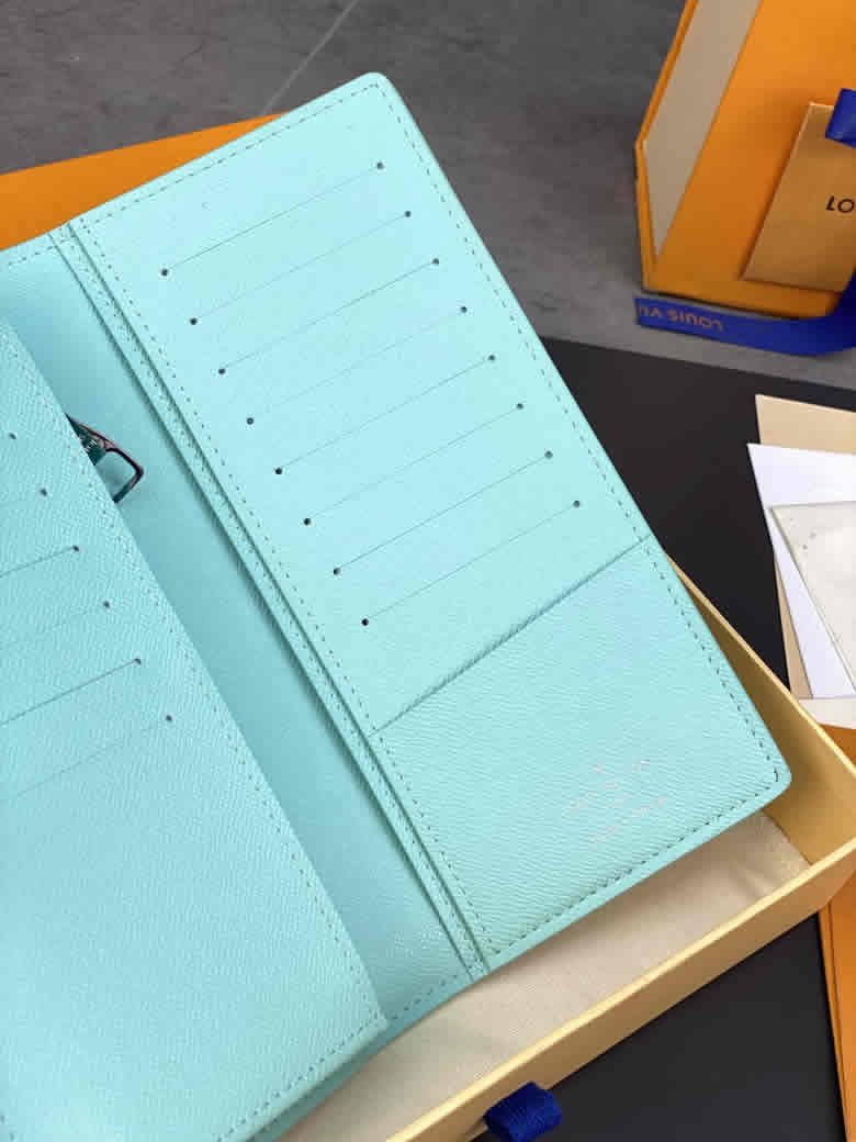 LV/路易威登男包藍色水滴字母帆佈雙摺收納長款錢包手拿包M82306¥680.00的图片-高仿LV包包、高仿lv錢包 LV/路易威登男包藍色水滴字母帆佈雙摺收納長款錢包手拿包M82306¥680.00的图片-高仿LV包包、高仿lv錢包