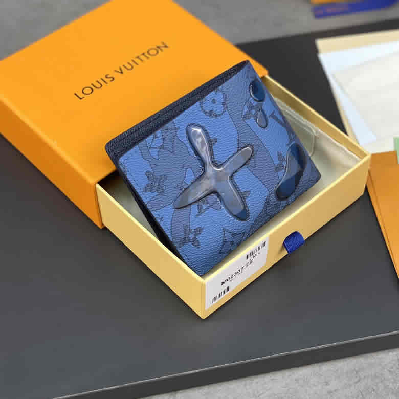 lv新款創意印制工藝Monogram圖案M82307寶藍短夾￥680.00的图片-高仿LV包包、高仿lv錢包