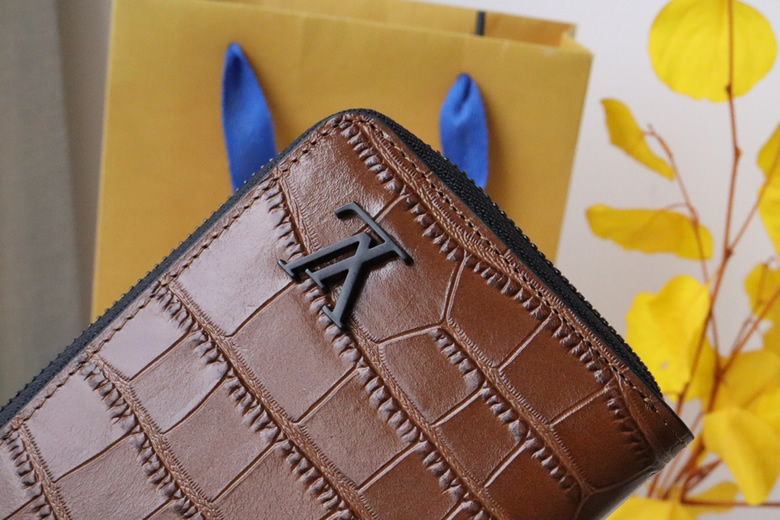 lv高端頂級ZIPPY VERTICAL錢夾男士豎款拉鏈錢夾M81830￥980.00的图片-高仿LV包包、高仿lv錢包