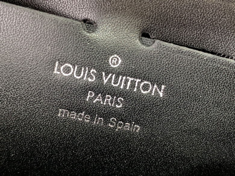 頂級原單lv錢包m80589克色水波紋￥880.00的图片-高仿LV包包、高仿lv錢包