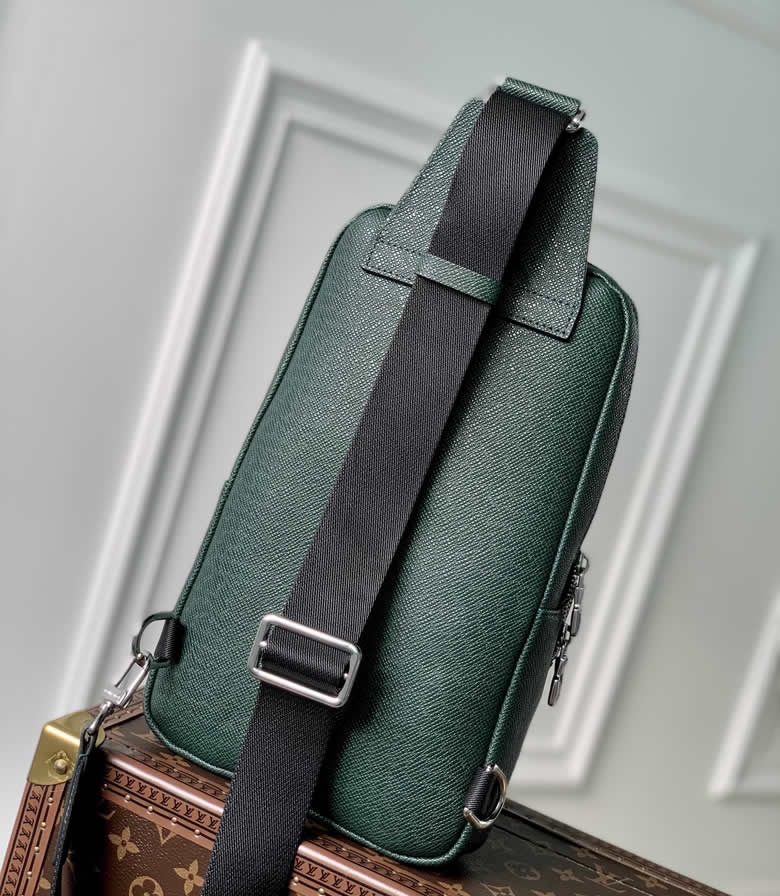 LV官網AVENUE吊袋M30860吊帶包￥1880.00的图片-高仿LV包包、高仿lv錢包